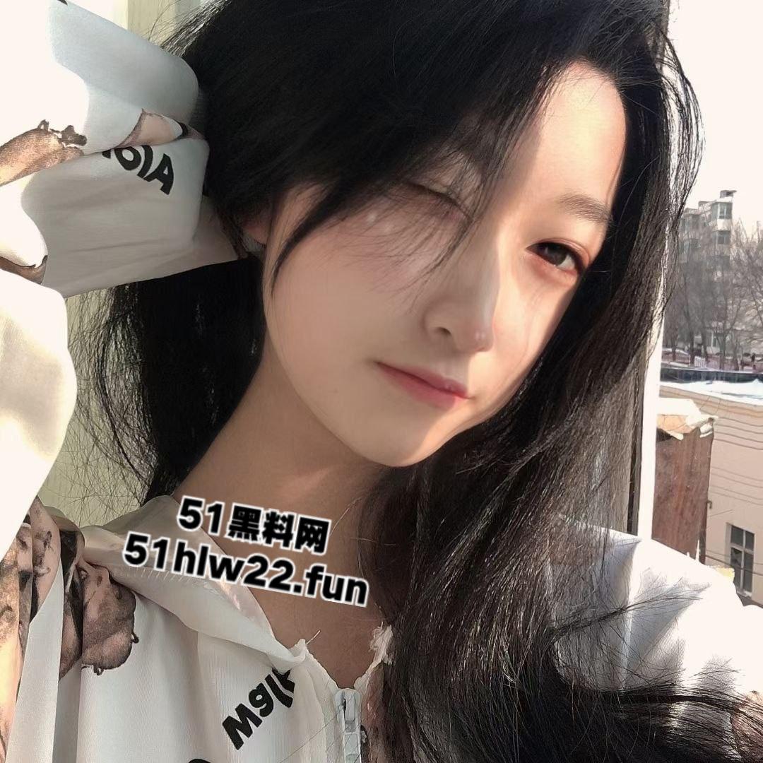 瓜友曝光骚逼女友【代苏钰】高颜值可爱嫩妹,私下反差至极约炮被男友发现曝光,号称校园公交车!-3