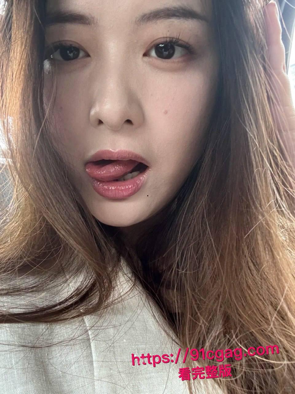 真实迷奸!迷翻酒吧认识的出来寻找刺激的极品少妇,叫上好兄弟一起无套玩弄爆操她!-4