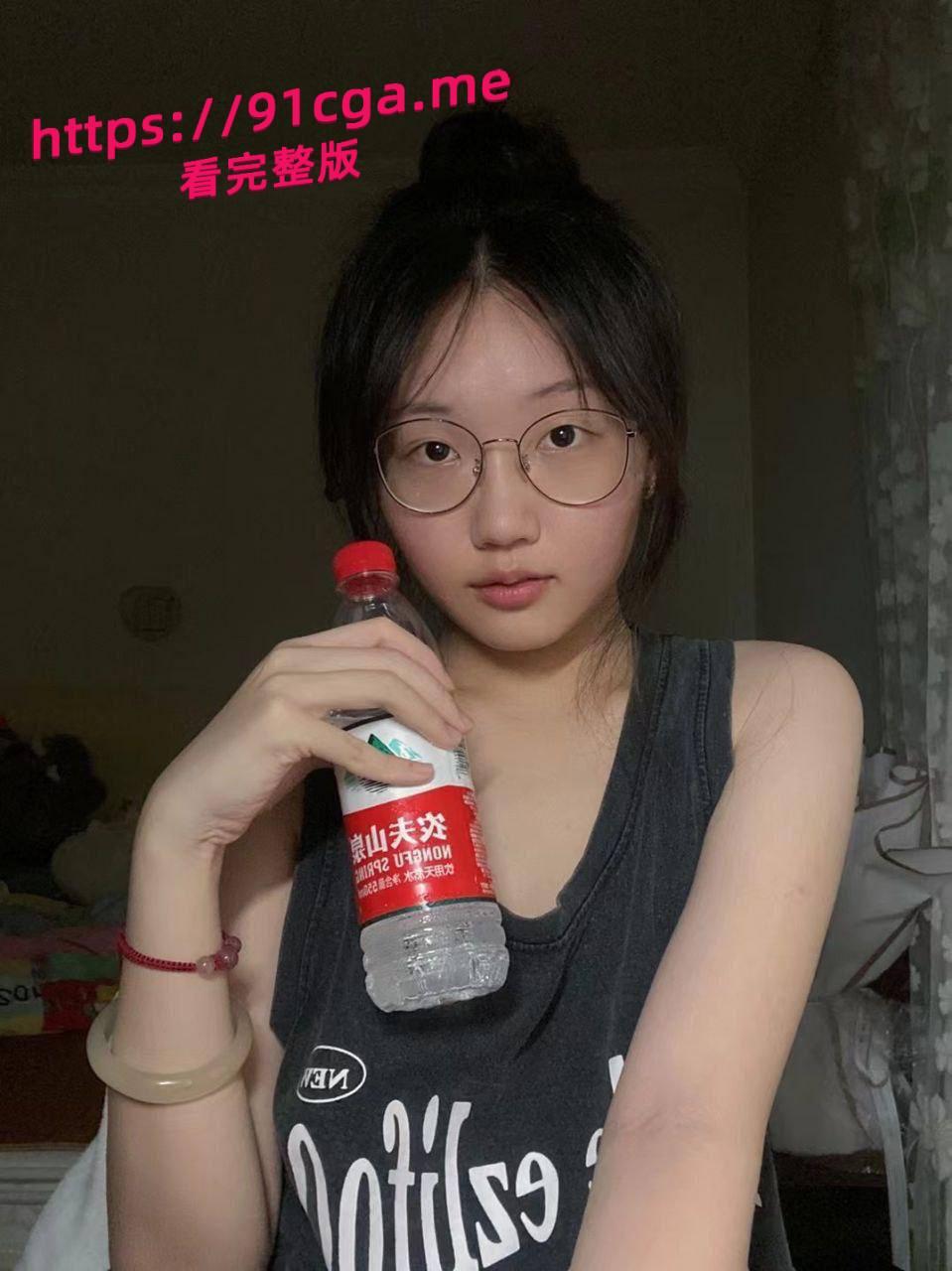 网友投稿,自己的护士女朋友,高颜值美女,表面清纯,私下却是反差婊!-2