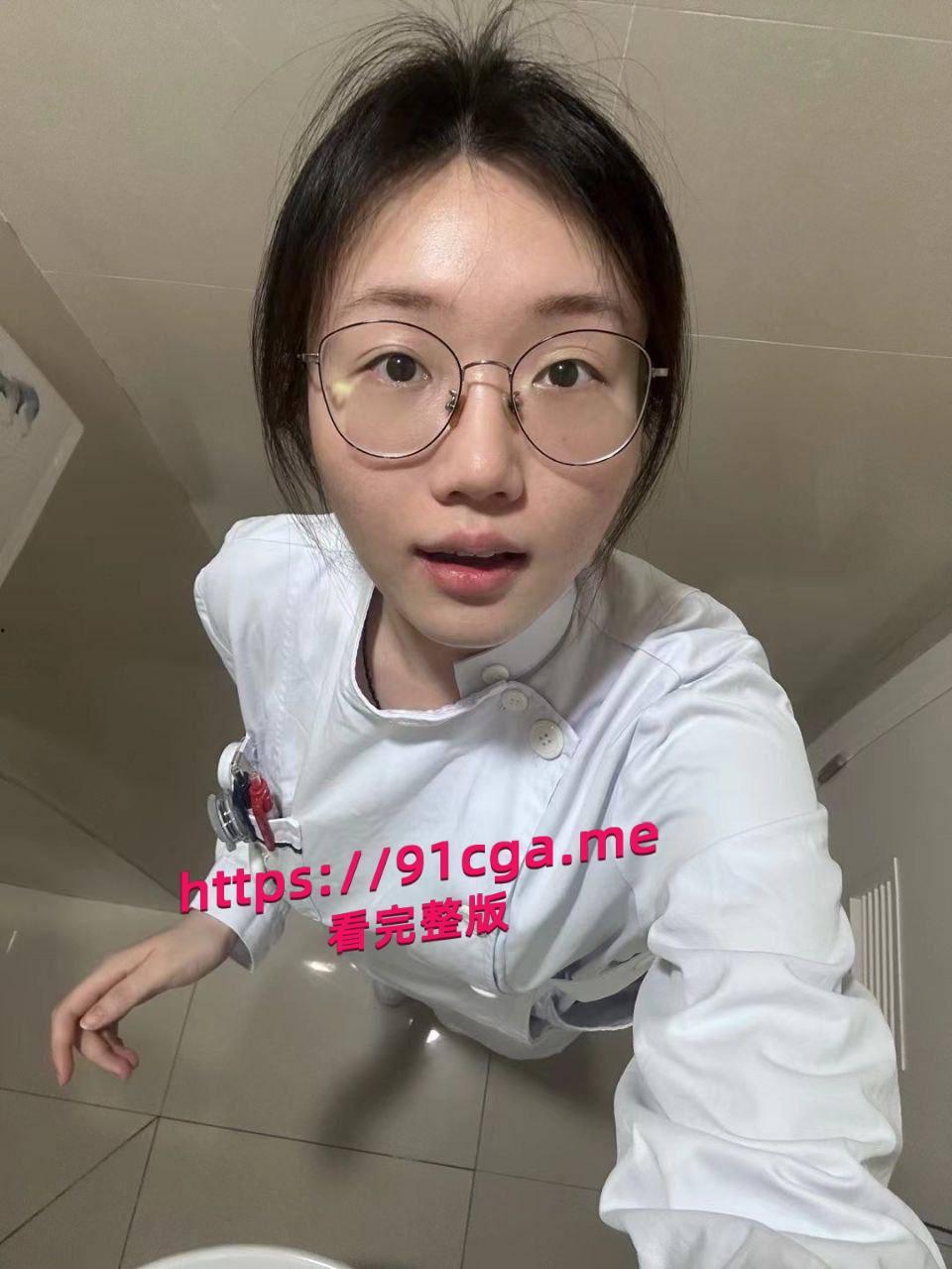 网友投稿,自己的护士女朋友,高颜值美女,表面清纯,私下却是反差婊!-3