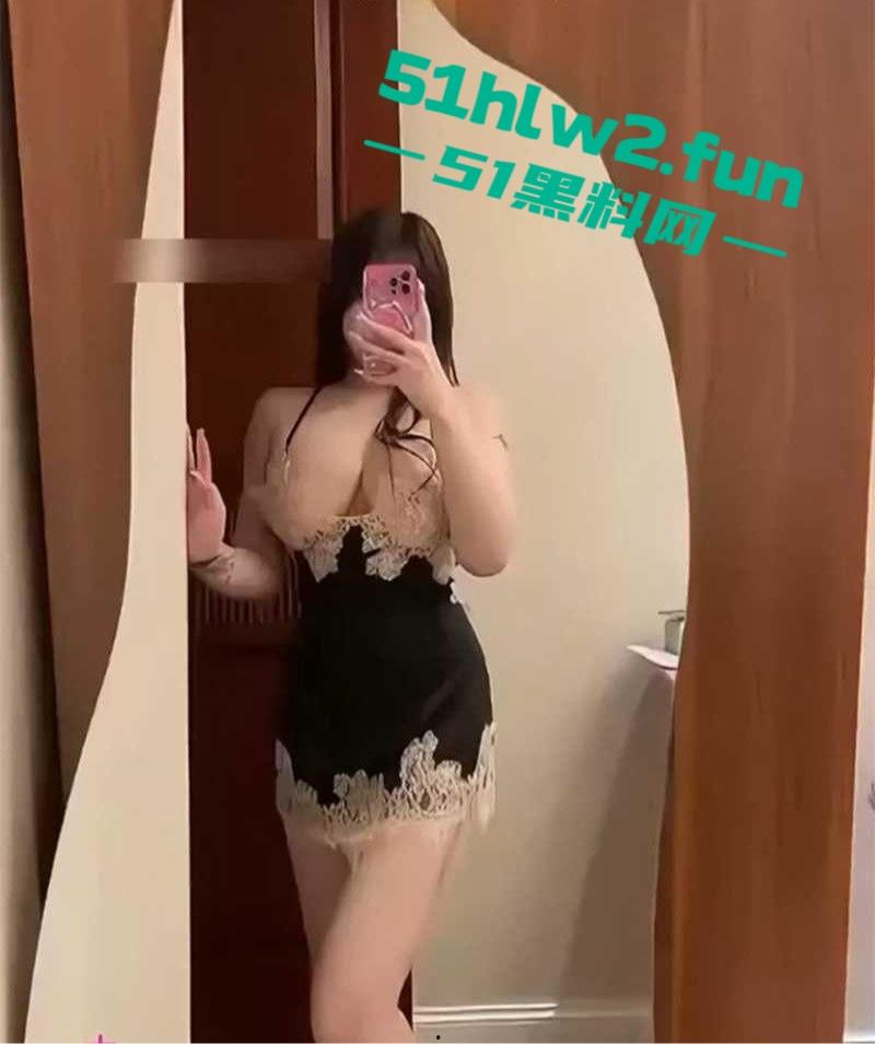 高人气外围女神 【yooheejadeda 】尽情展现她魂摄魄魅力，乳交吸屌花样玩法解锁绝对让你欲火焚身！-6