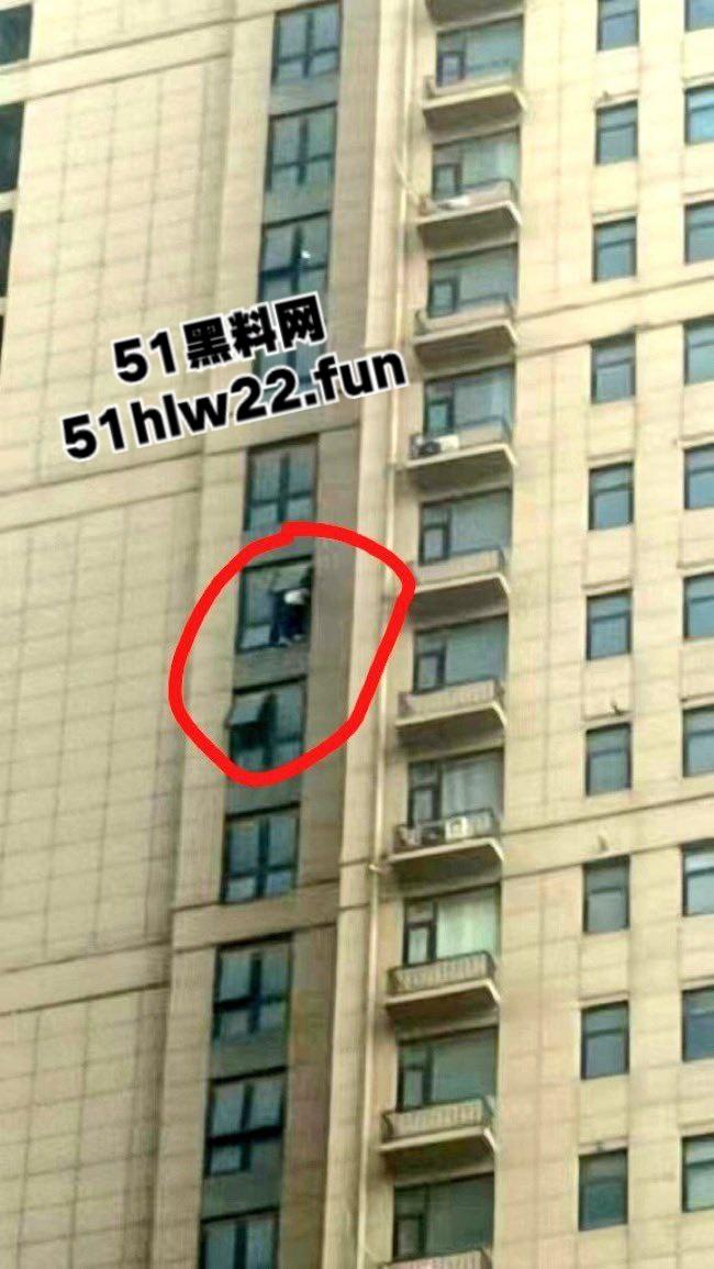 郑州兰寨新城暴躁商户举刀灭门对手一家，拉一群亡魂垫背后决然跳楼自杀。-6