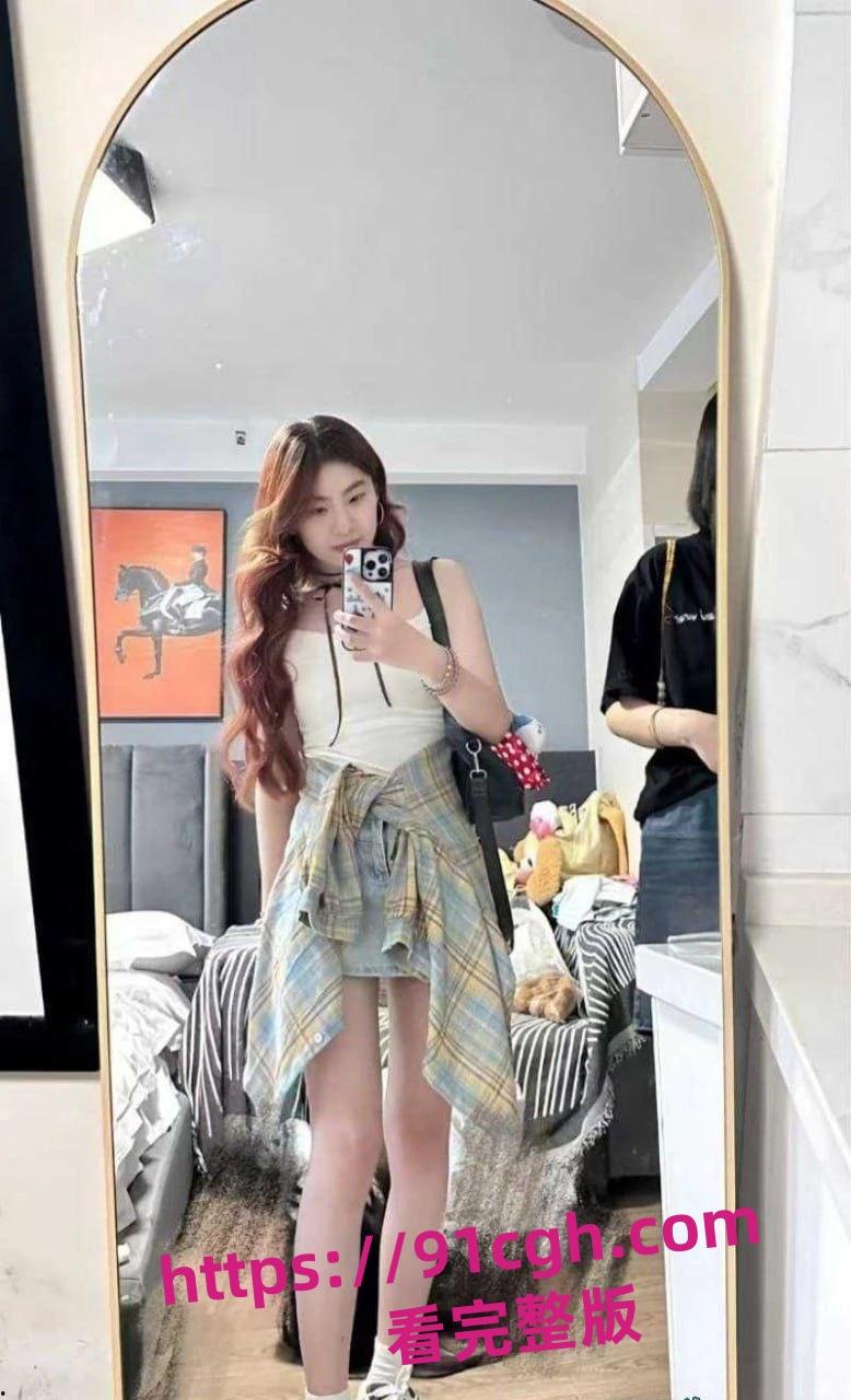 安徽滁州05年的小骚货倪书函,自拍大量不雅照片视频流出!-1