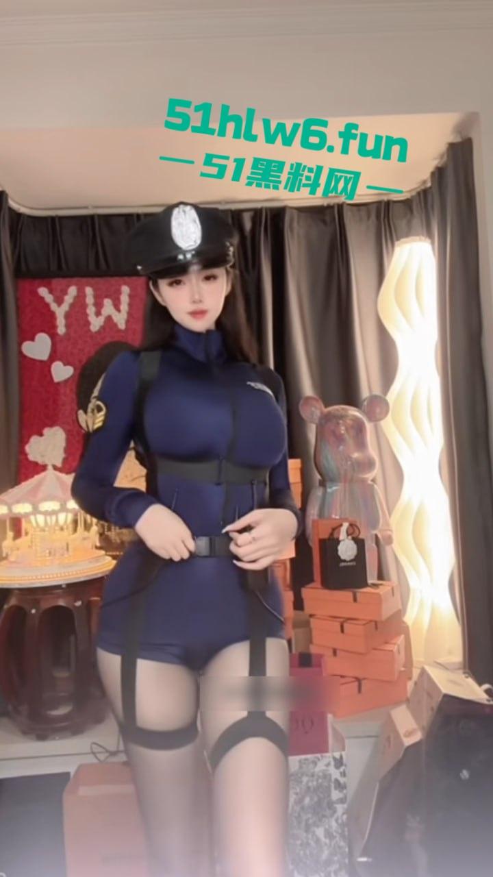 抖音巨乳长腿女神【小莹子是汤圆妈】百万粉丝女网友,表面贤妻良母背地却是性瘾母狗,被开盒曝光私密照。-9