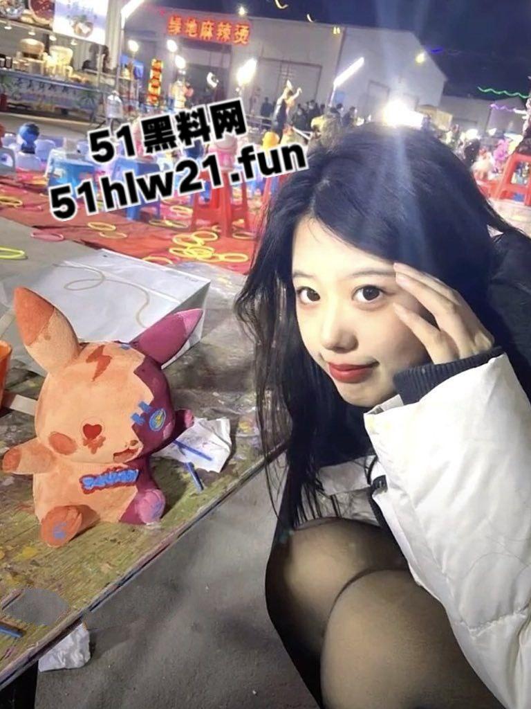 南通瓜友注意，高颜值反差婊【罗婷嘉】分手后还能开男友家门锁，随时去玩刺激性爱小视频遭曝光！-6