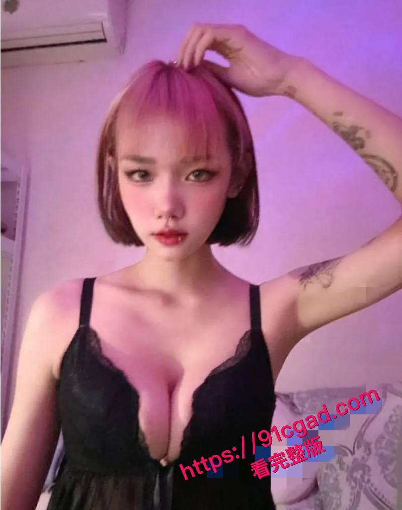 OnlyFans台湾顶级博主桃园娜美!纹身反差婊,木瓜奶私拍福利炸裂-1