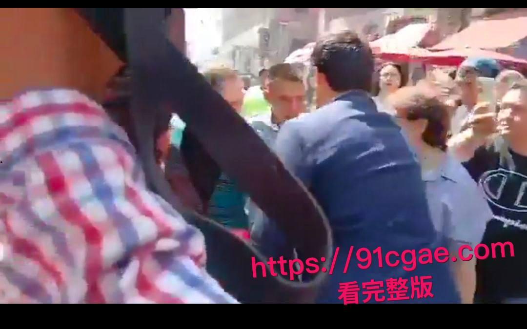 连总统都被性骚扰！墨西哥女总统克劳迪娅·谢因鲍姆街头遭色狼狂袭！咸猪手直奔脖子亲吻胸部乱摸，冷静推开后强势追究性骚扰者！-5