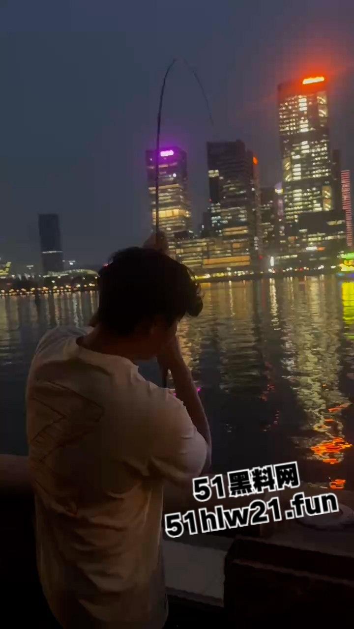 广东猎德大桥钓鱼佬，空军半月却意外钓到披发美艳女尸，真除了鱼啥都能钓到啊。-2