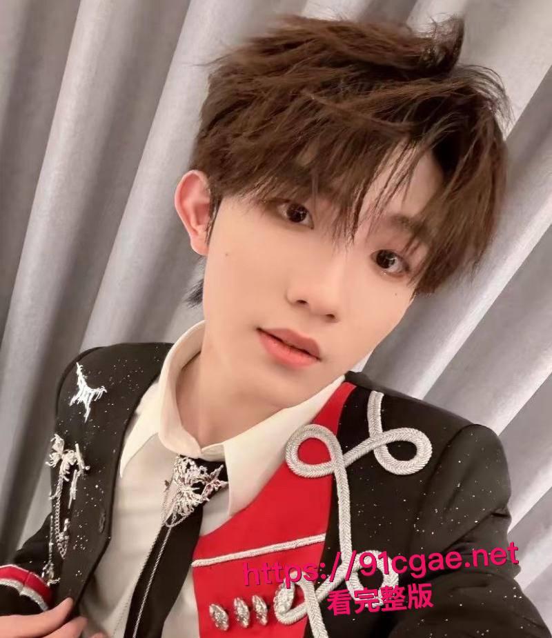 时代峰峻男团成员苏新皓人设塌房 被北京炮友实锤曝光 称其骗财骗色致其怀孕 私下为圈钱竟还给富婆当男宠!-18