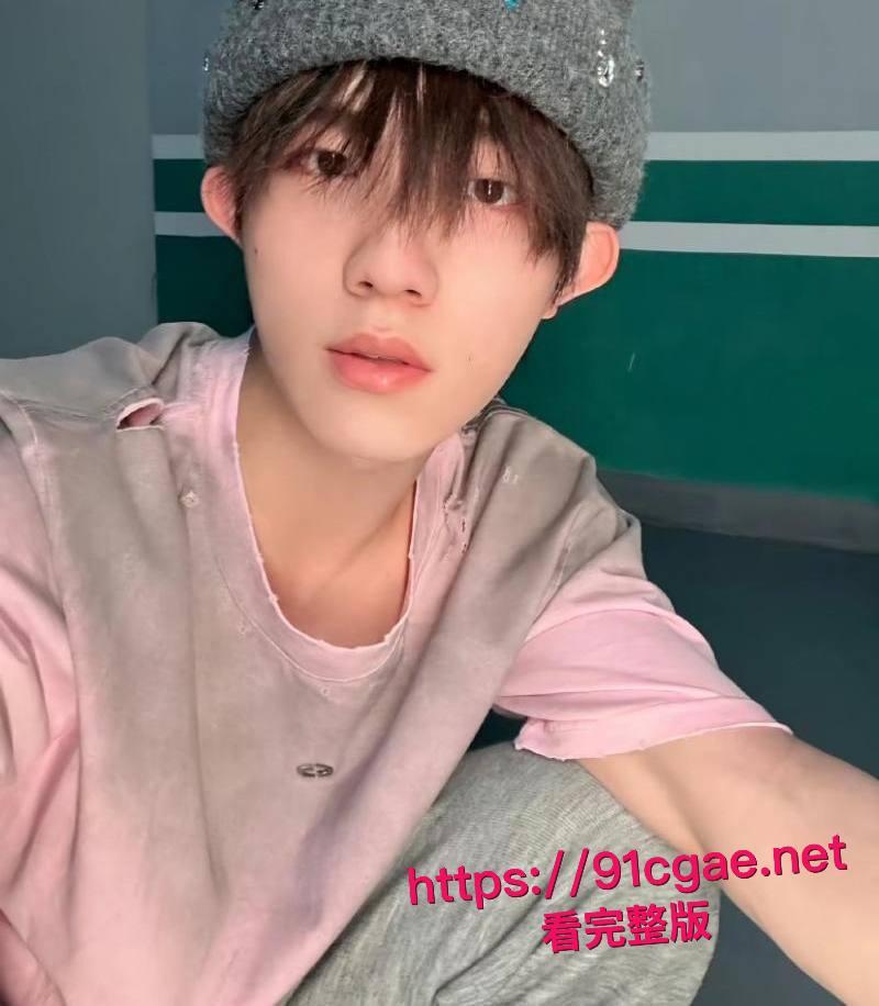 时代峰峻男团成员苏新皓人设塌房 被北京炮友实锤曝光 称其骗财骗色致其怀孕 私下为圈钱竟还给富婆当男宠!-20