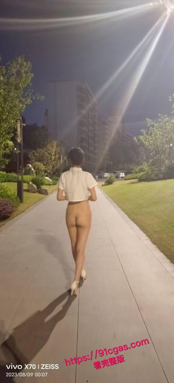 温婉人妻化身“小鸟医人”，浙江街头掀起狂野风暴！-1