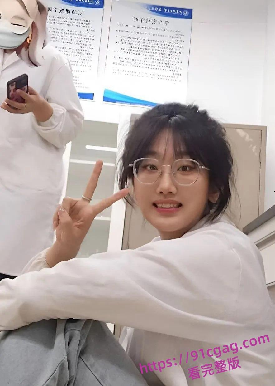 山东科技大学眼镜婊朱玲慧分手后渣男曝光私密视频-2