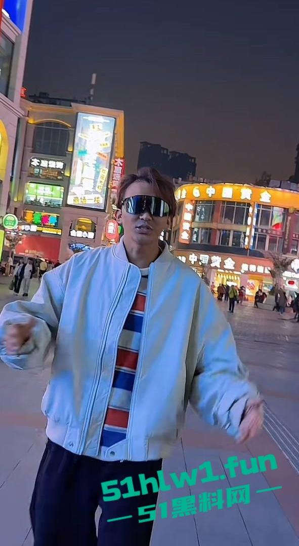 网红劲爆大瓜,青海抖音网红【藏族宋小宝】与【静静】在家中私拍性爱视频泄密流出,静静的小穴是真的会吸啊!-1