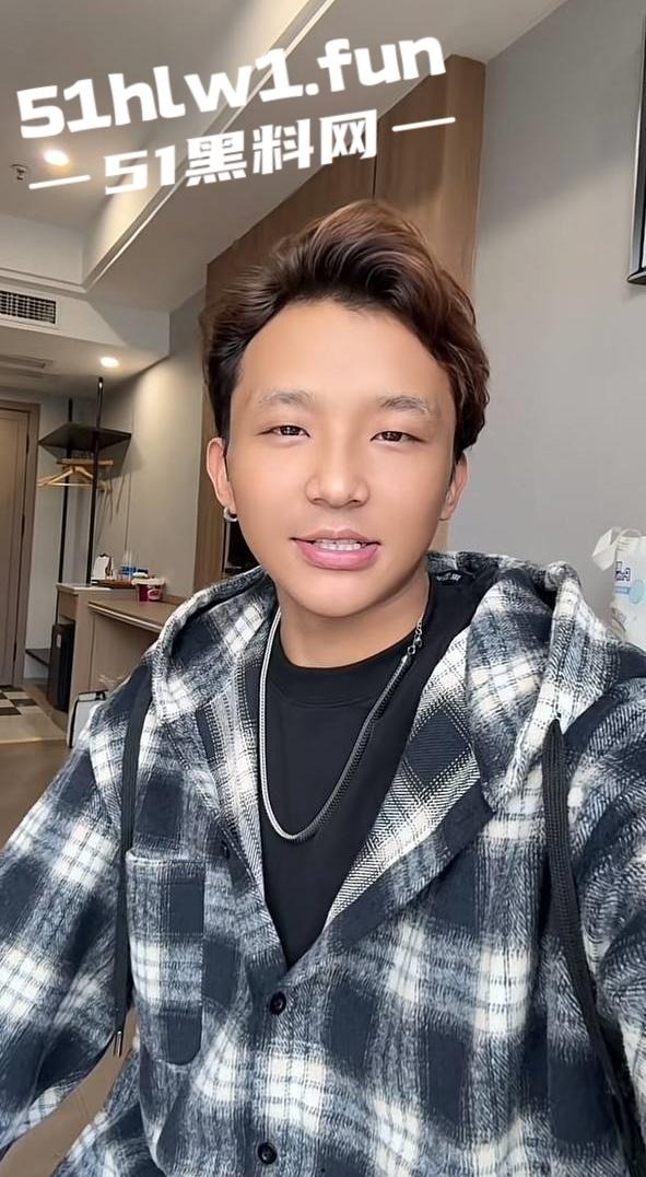 网红劲爆大瓜,青海抖音网红【藏族宋小宝】与【静静】在家中私拍性爱视频泄密流出,静静的小穴是真的会吸啊!-3