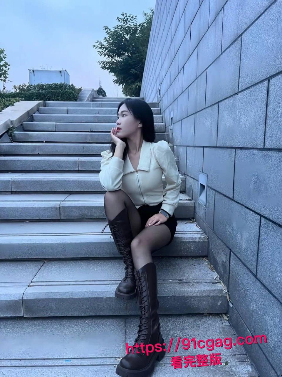 深圳龙岗区【陈泽欣】背着男友跟男闺蜜去喝酒 酒过三巡后被带到酒店爆操 3P 男闺蜜吃伟哥直接把骚逼干哭-8