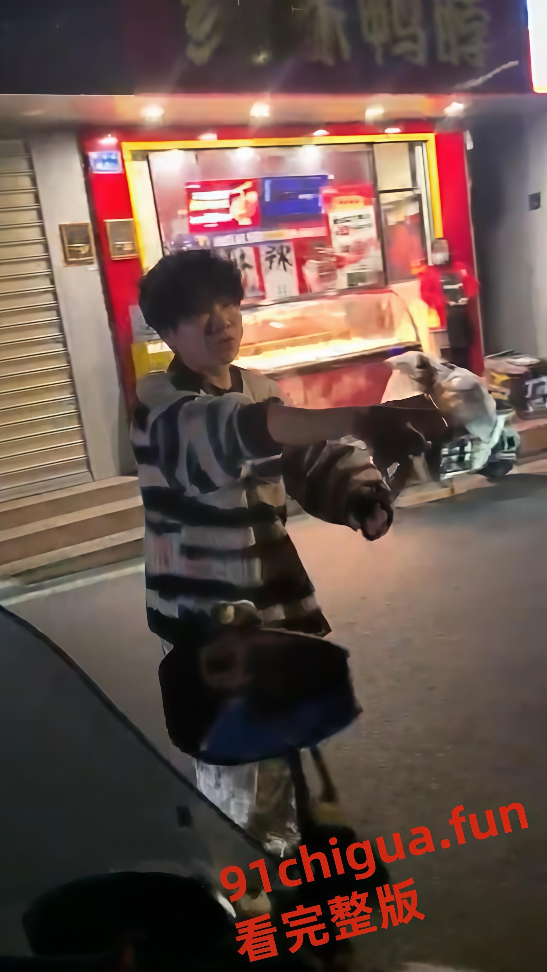 最后一个纯爱战士老白丫塌房?网红男友崩溃发声冲上热榜-3