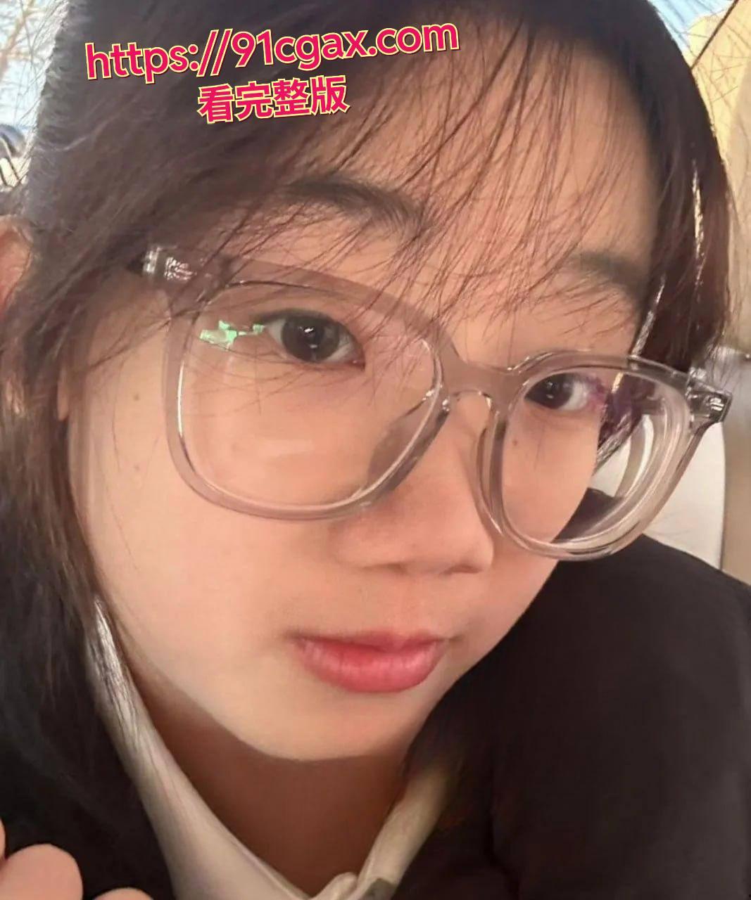 热恋期情侣出租房性爱视频流出！女友女上位白嫩奶子多毛嫩穴被猛插！-4