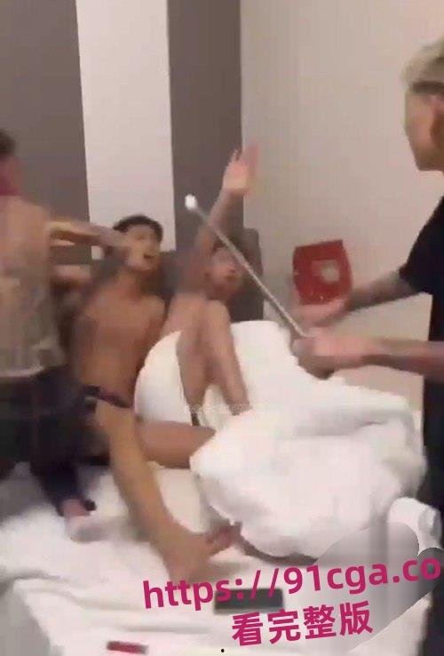 快手网红精神小伙「白菜」遭遇暴打黑历史曝光!酒店内群殴引发热议!-8