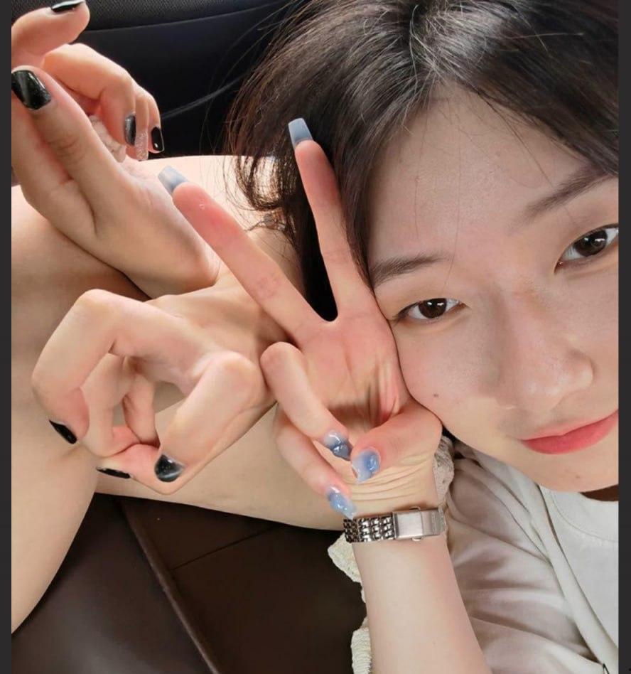 曲阜师范大学05年母狗 何鑫 眼镜反差嫩妹 自拍骚穴视频 线下足交!-4