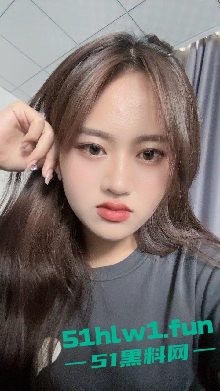 德州极品小骚货李雯,可爱颜值骚幼师,身材高挑性感,私下骚的一批,勾引学生家长,被妻子发现曝光!-4