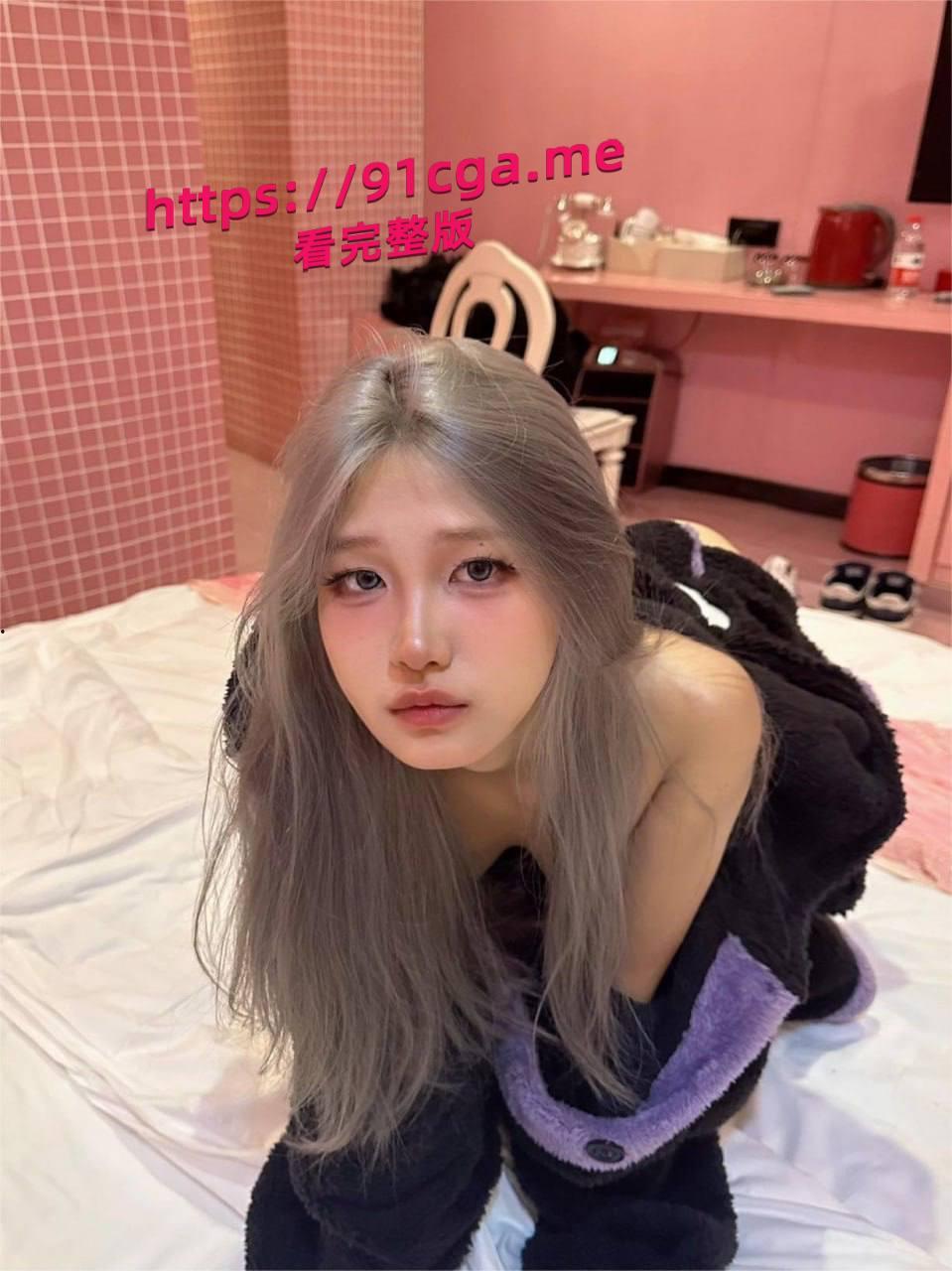 成都反差女神 果果有点乖,下海大尺度直播视频流出-1