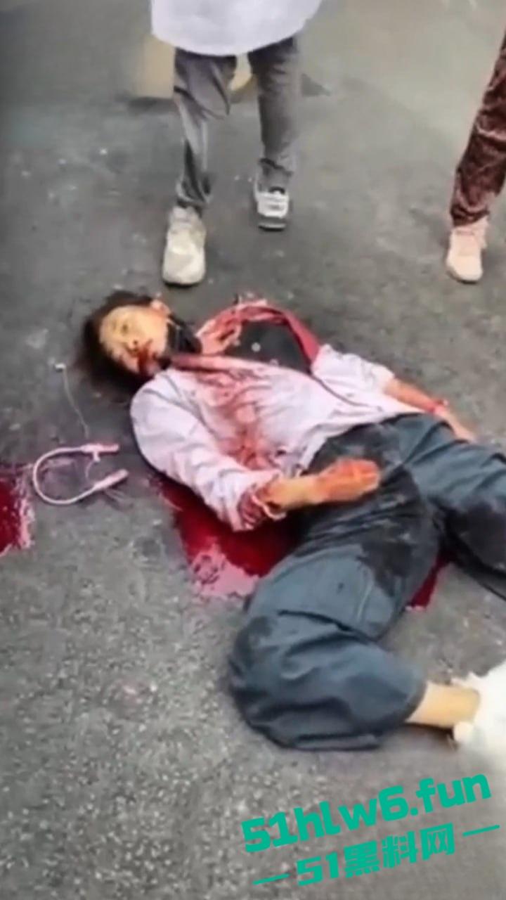 女子出轨被老公刀杀，两位云南夫妻在南京打工想不到已婚妻子竟出轨，遭老公连捅数刀当场身亡。-3