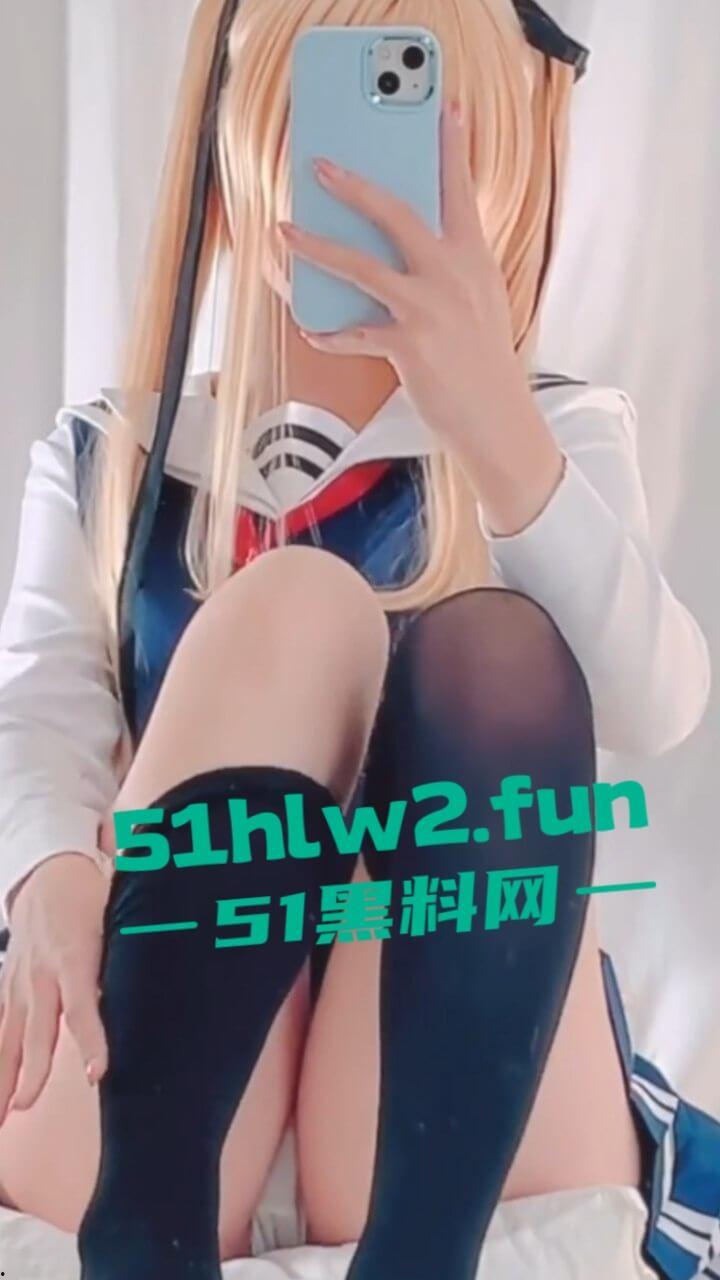 日本双胞胎极品萝莉【Megumi0717】超粉嫩性感嫩妹，巨乳蜂腰翘臀肥美最新大尺度私拍福利流出。-3