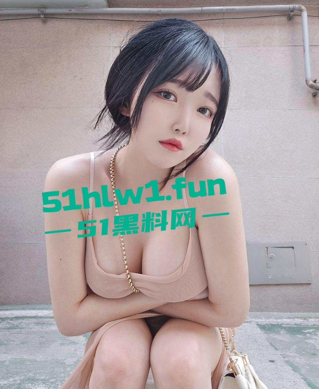 韩国顶级嫩妹网红，Aram自拍福利合集，童颜巨乳颜值清纯，牛奶般的肌肤，配上高挑纤细的酮体，搔首弄姿展示完美身材！-11