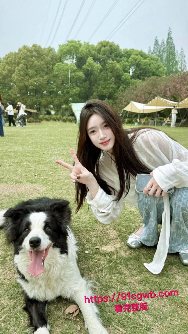 保险长腿美女思艳与男友出租屋床上激战，不雅视频流出曝光，钟爱粉穴各种玩弄无套中出，腿长逼紧骚劲十足！-8