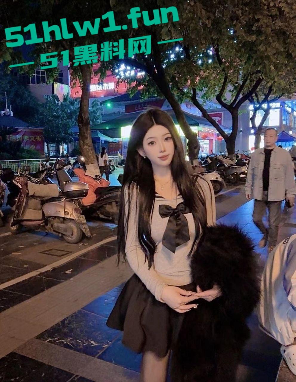 颜值反差女主播【VV星球】福利流出，天使脸蛋九头身巨乳，黑色蕾丝薄纱下的骚气让人瞬间浴血沸腾！-9