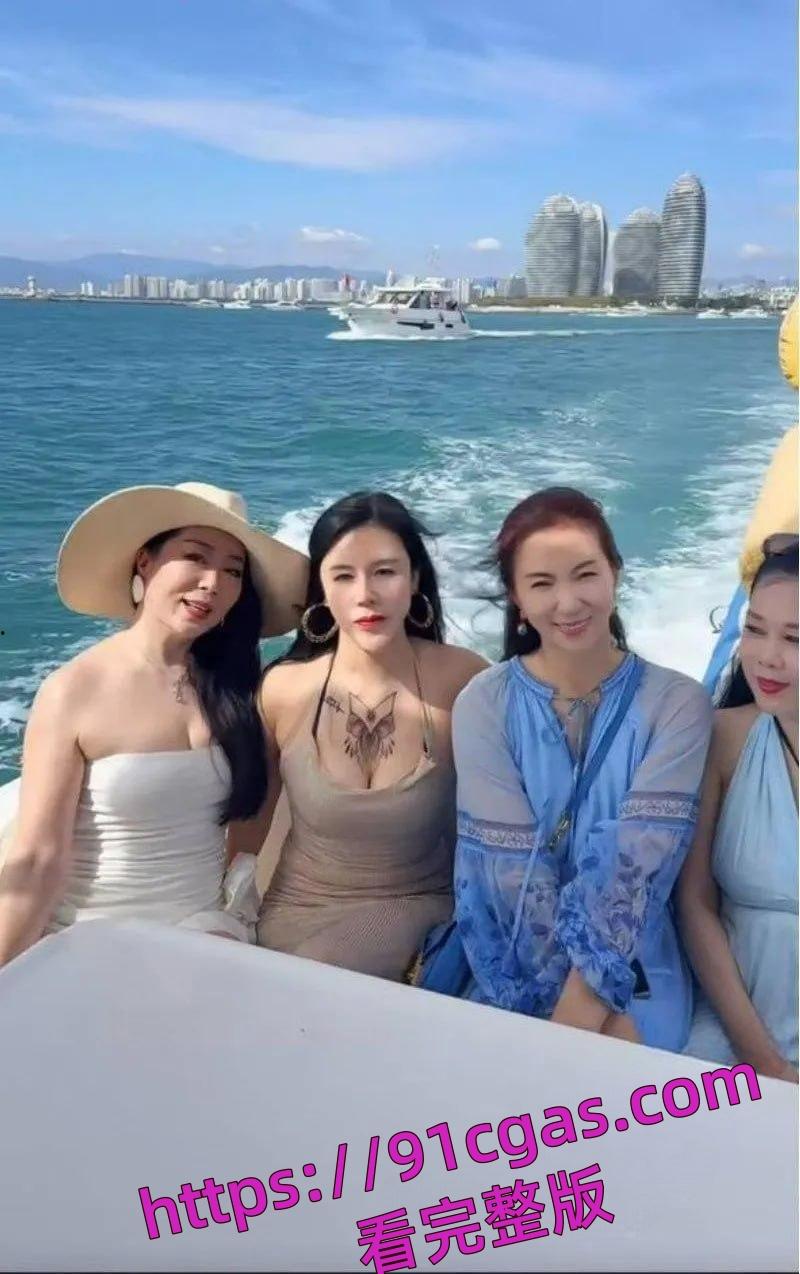 快手熟女网红子饶姐不雅视频泄密！人老心不老，天天约炮小鲜肉超风骚！-2