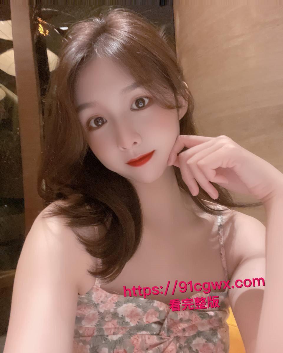 商务KTV惊现大肚孕妇站台 高颜准妈妈为奶粉钱跪舔大鸡巴被猛干骚穴，临盆肚皮颤喷奶汁浪叫成母狗！-1