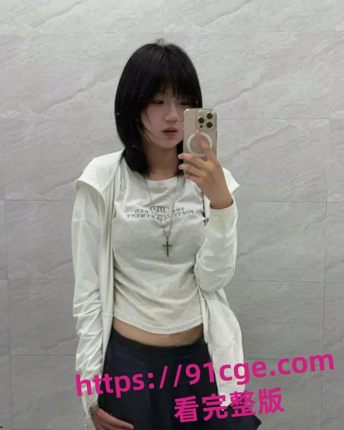 调教南京学院高颜值短发学生妹性欲超重喜欢玩炮机-2