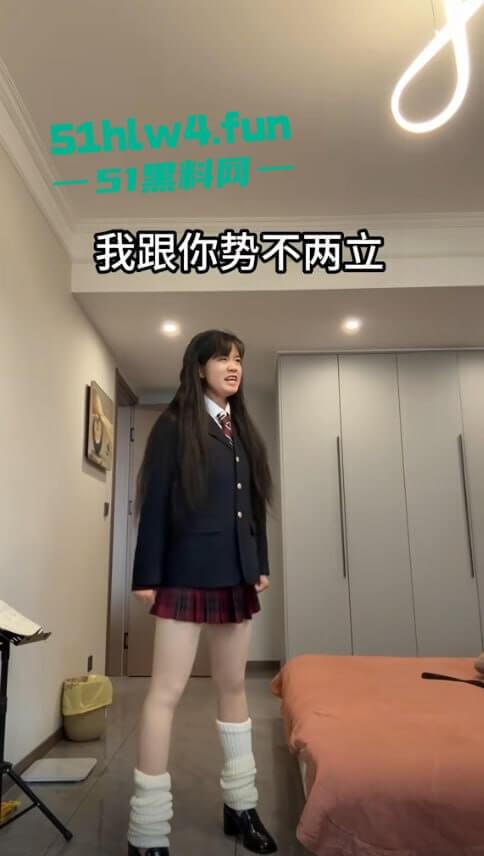 网暴的威力真大，抖音网红【郭咩咩】被亲姐造谣被气流产，直播间百万粉丝见证割腕瞬间。-7