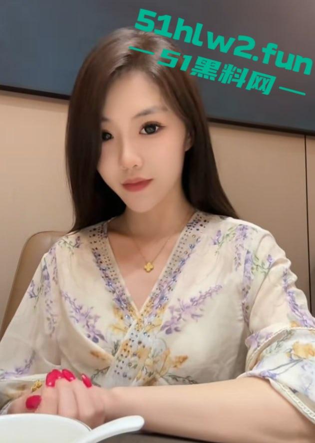 抖音【杨思睿】仙女皮全掉光2000块卖骚定制片疯传，这货原来是专供金主的私家母狗？-3