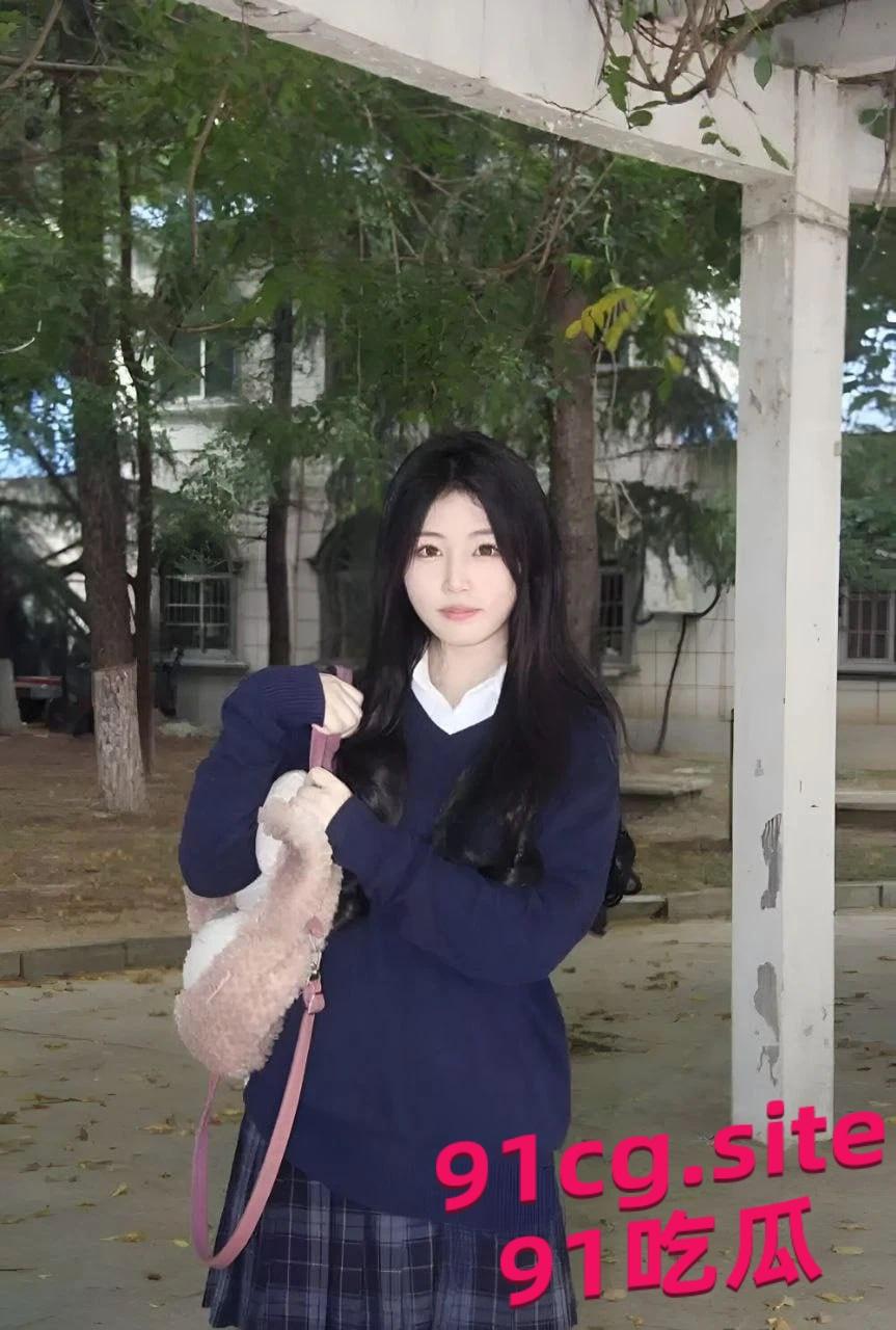 福建大学大一学生妹李梓涵和男友裸聊做爱泄密-6