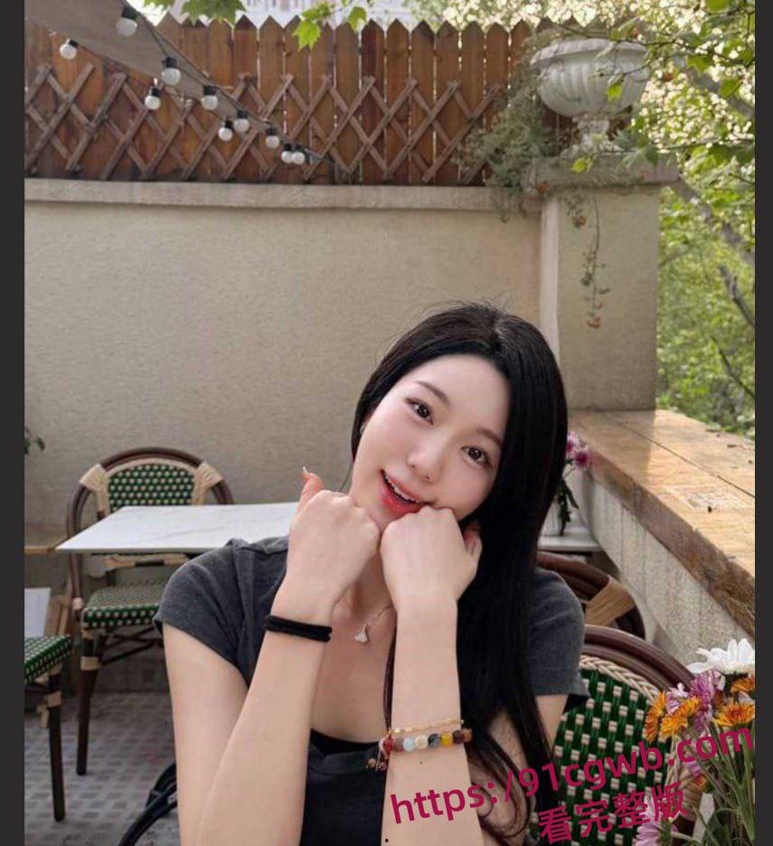 上海世界小姐荔枝下海卖淫视频流出 三天要价三万 能文能武露脸被无套狂插-3