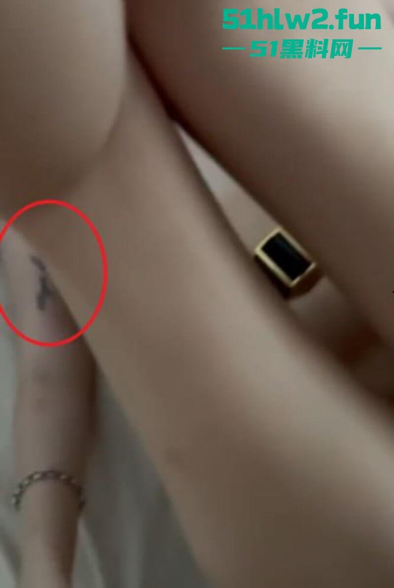 抖音清纯巨乳网红【39】私下泰国当性爱伴游被粉丝认出，揉奶抠穴无套爆性爱视频曝光。-7