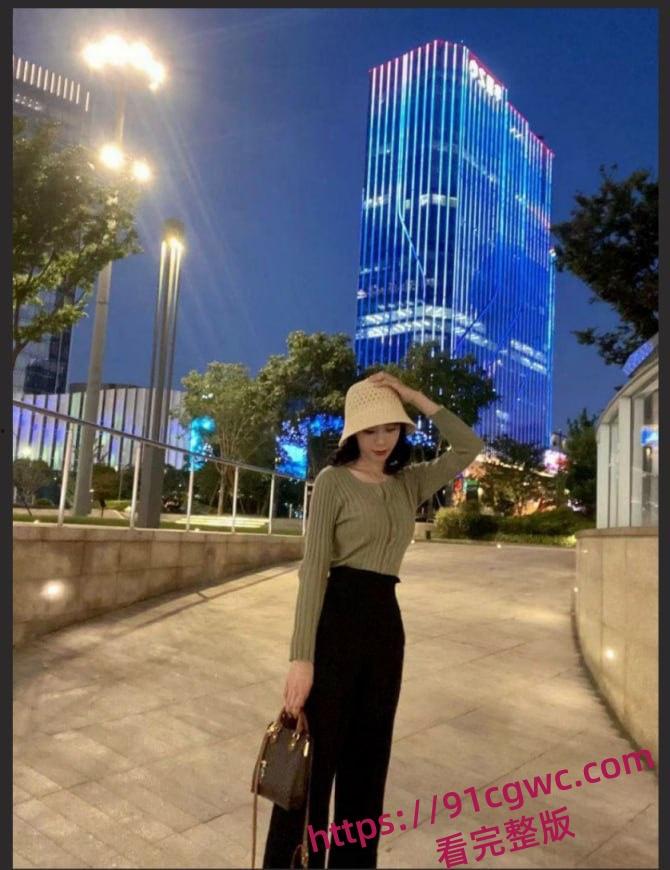 浙江杭州气质女大学生陈绍熙 遭前男友泄密不雅视频 颜值极高随着欲望也极强！-4