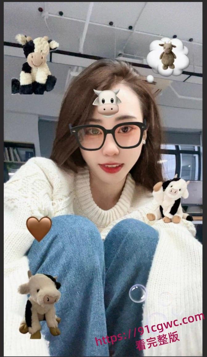 浙江杭州气质女大学生陈绍熙 遭前男友泄密不雅视频 颜值极高随着欲望也极强！-5