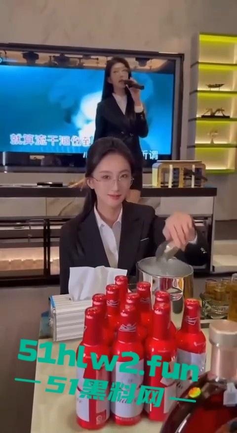 职业装KTV行政小妹你看了吗，带你领略当下最流行的顶级颜值陪酒小妹跪式服务包你满意！-7