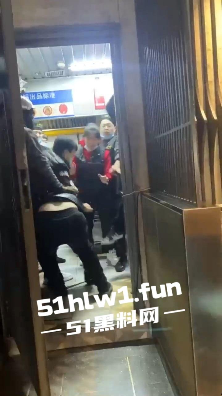 不顺心就干，能干绝不多逼逼，干就完事了快过年了，干完进去吃皇粮，管吃管住还不用操心年货！-7