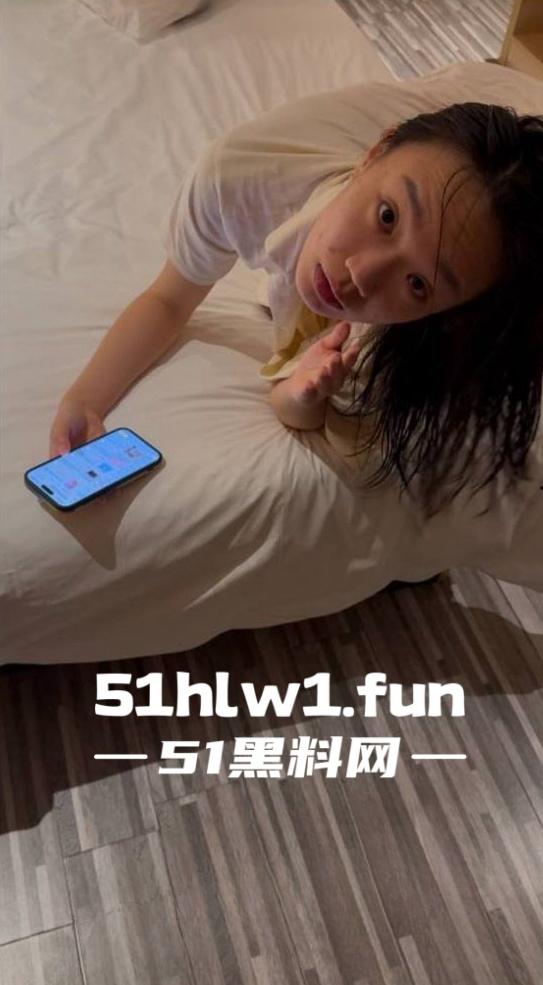 福建华侨大学啦啦队队员【应亚菲】出轨后被炮友发消息挑衅男友私密视频和照片曝光。-5