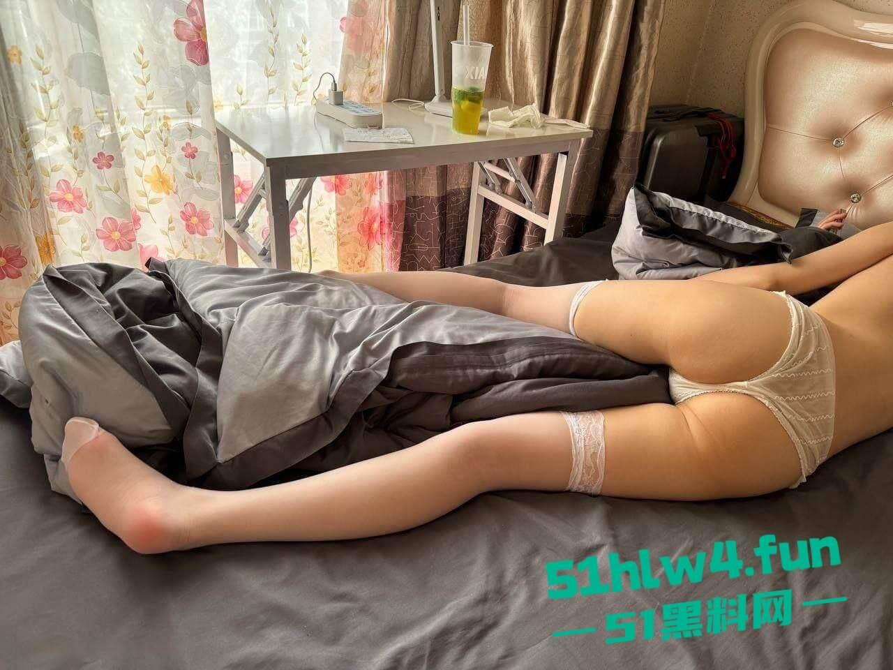 安徽安庆师范大学校花女神【张梦琪】顶级颜值嫩妹女神，被男友曝光私密照和性爱视频。-7