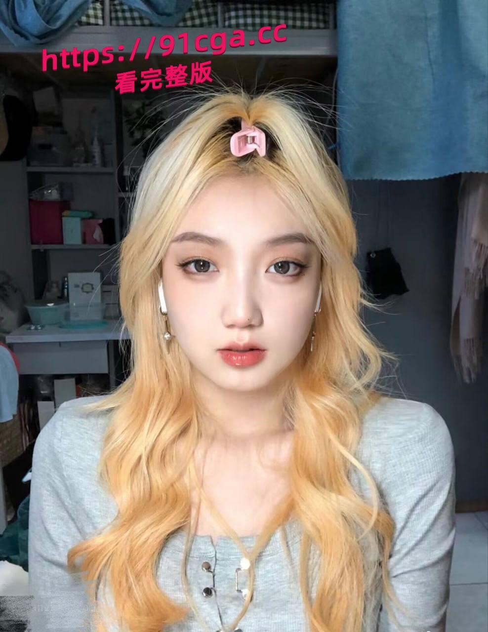 黄发漂亮反差婊肖利琴背着男朋友出去约炮被录制视频威胁，-1