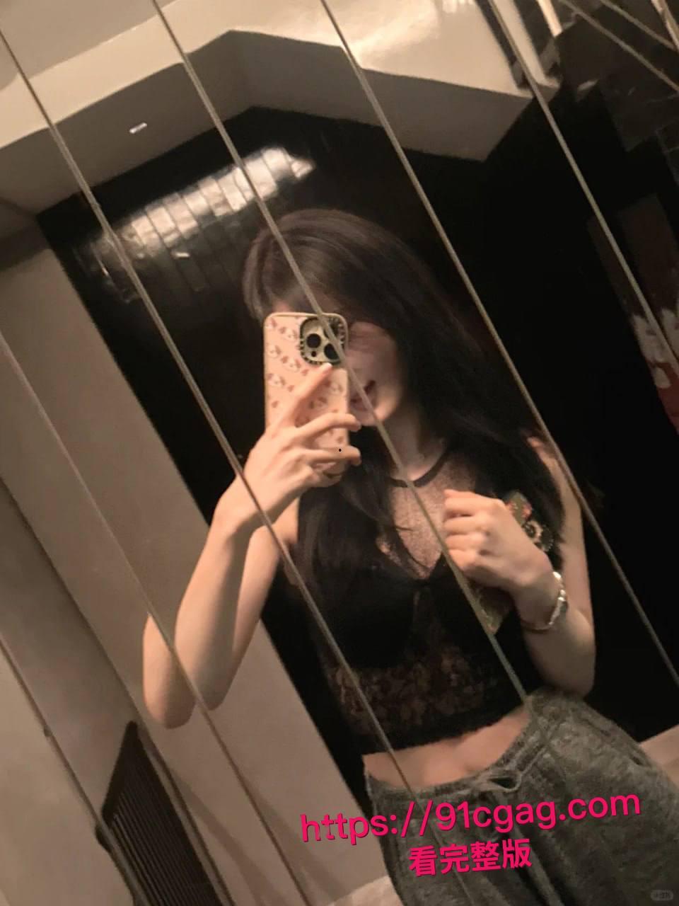 真实约炮！好不容易约到一个超有女人味的极品人妻，长得漂亮身材又好床上骚浪至极叫声听了就让人鸡巴硬！-10