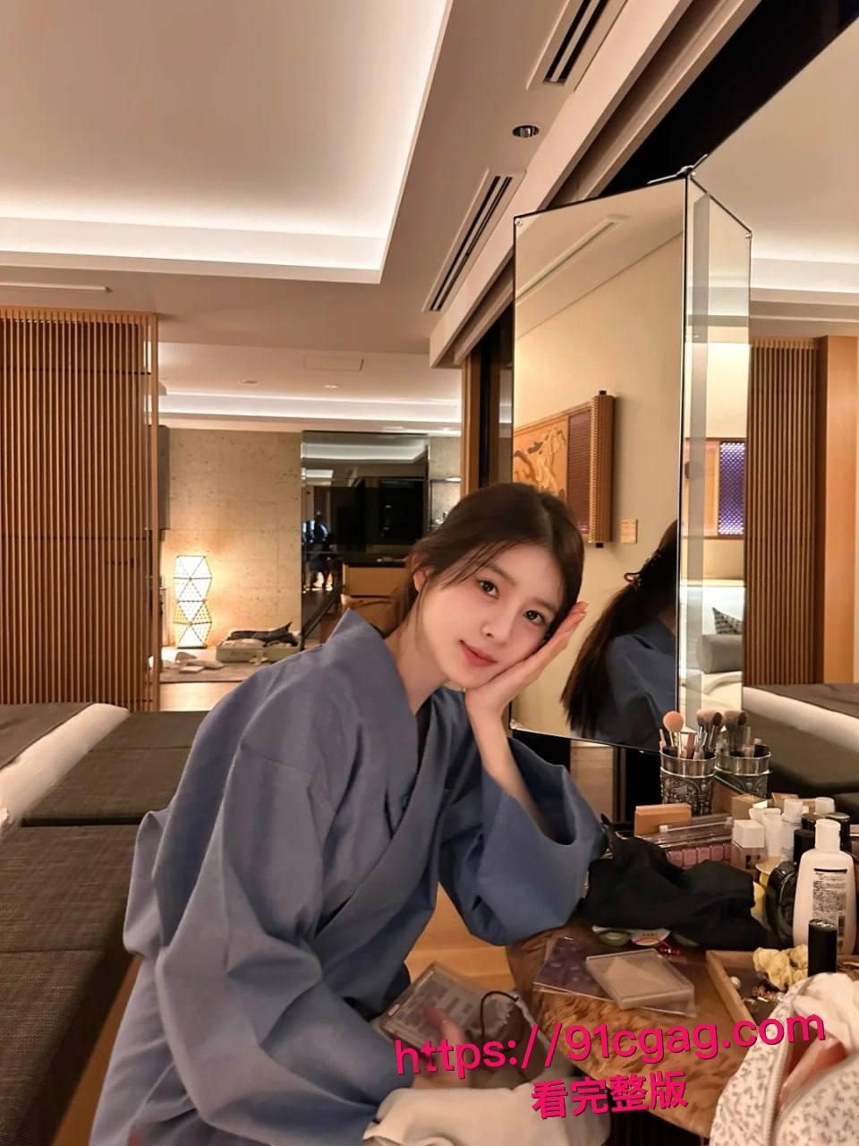 真实约炮！好不容易约到一个超有女人味的极品人妻，长得漂亮身材又好床上骚浪至极叫声听了就让人鸡巴硬！-11