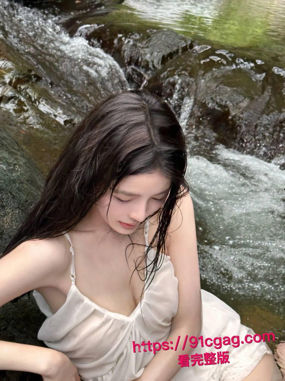 真实约炮！好不容易约到一个超有女人味的极品人妻，长得漂亮身材又好床上骚浪至极叫声听了就让人鸡巴硬！-15