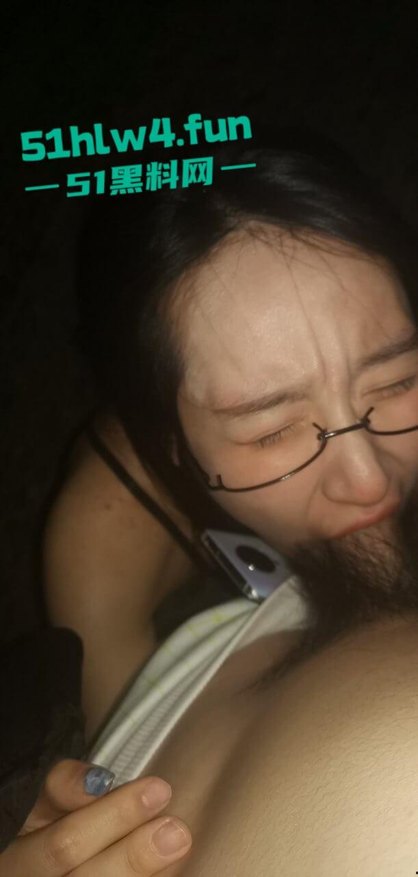 淫妻大神【女友棉袜】最新分享性感骚妻身材性感美腿修长，天天变着花样调教当街露出楼道野战。-10