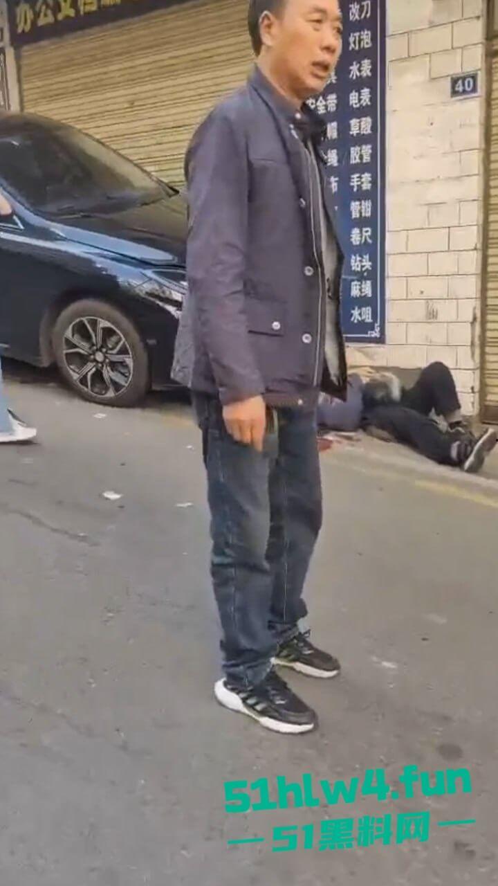 四川女司机驾车失控，撞向路边5名老人导致1死4伤，疑似电车刹车失灵现场视频流出。-2